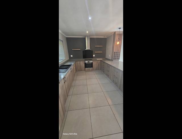 3 BEDROOM SIMPLEX TO LET IN ARBORETUM